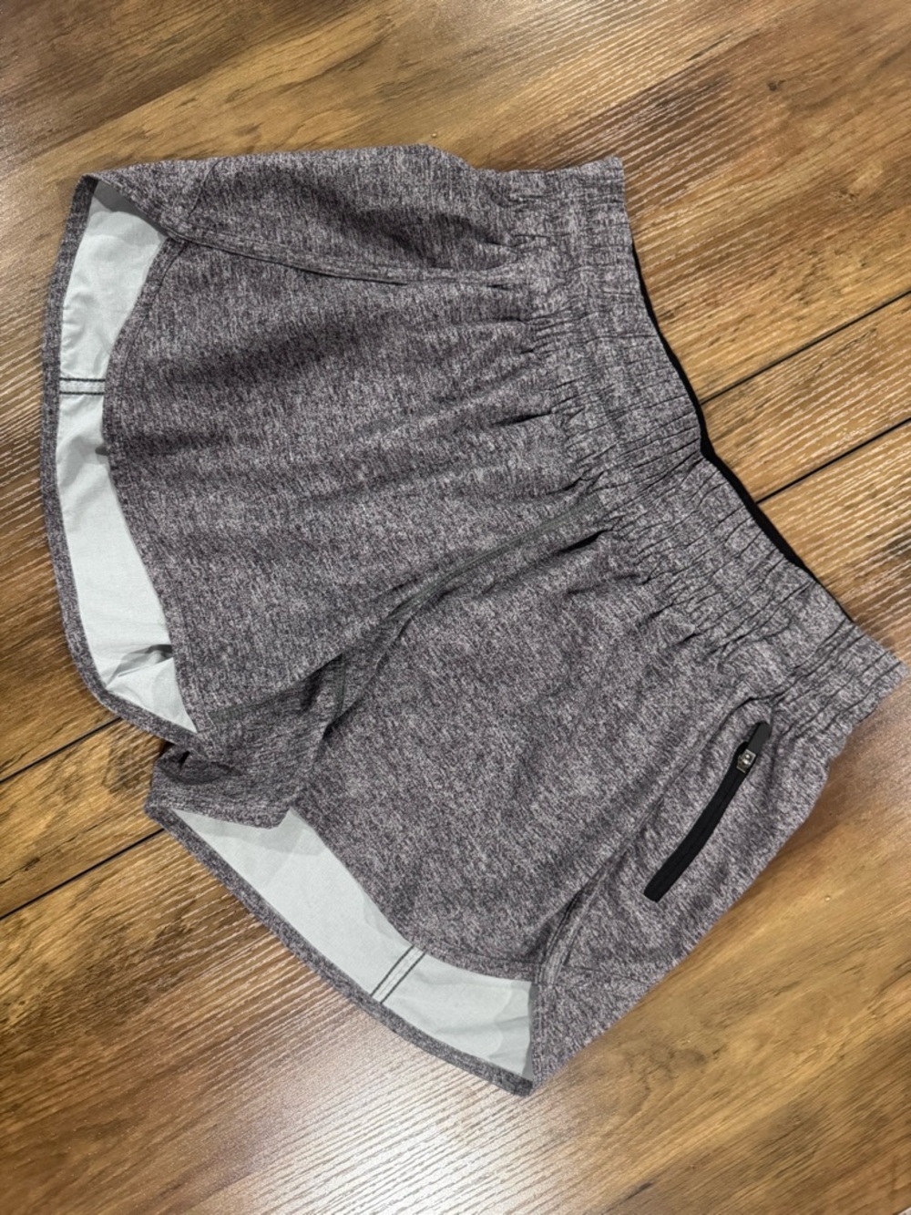 Lululemon Tracker Short V *4"